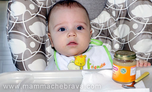 Frutta per neonato: nello svezzamento dai 4 mesi